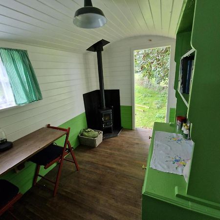 The Delkin Shepherds Huts Castle Combe Exteriér fotografie