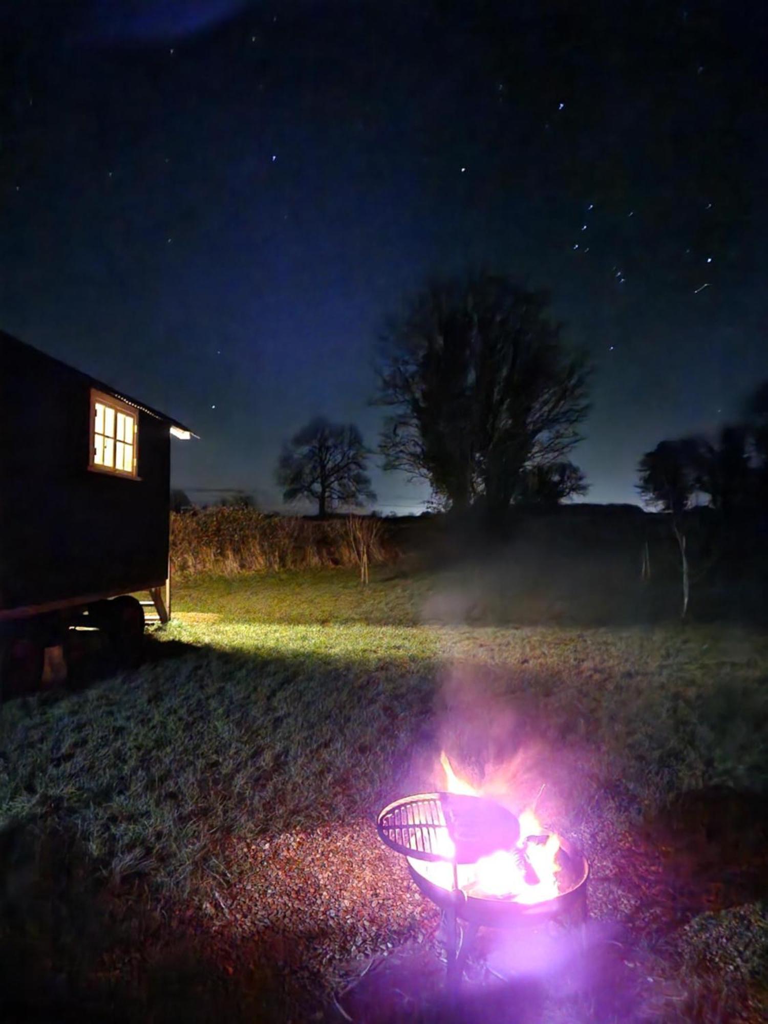 The Delkin Shepherds Huts Castle Combe Exteriér fotografie